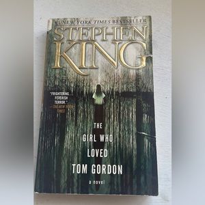 The Girl Who Loved Tom Gordon by Stephen King